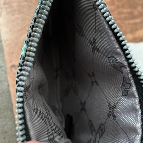 NWOT Aimee Kestenberg Leather Snakeskin Green and Black Mesh Pouch - Picture 7 of 9